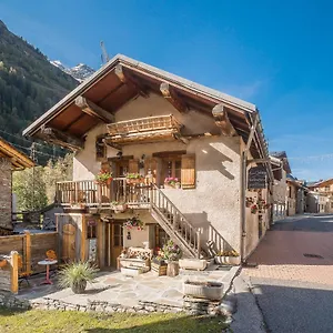 chalet-colettine.hotels-rhonealpes.com/